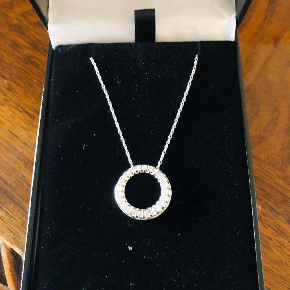 14k white gold and diamond Infinity necklace